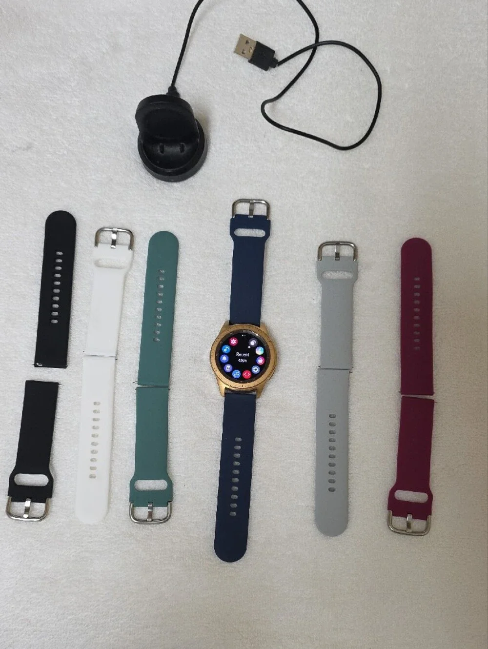 SamsungSmartwatch with Navy Band and Six Interchangeable Silicone Straps/Charger